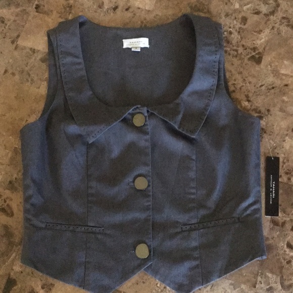 Vest - Picture 1 of 5
